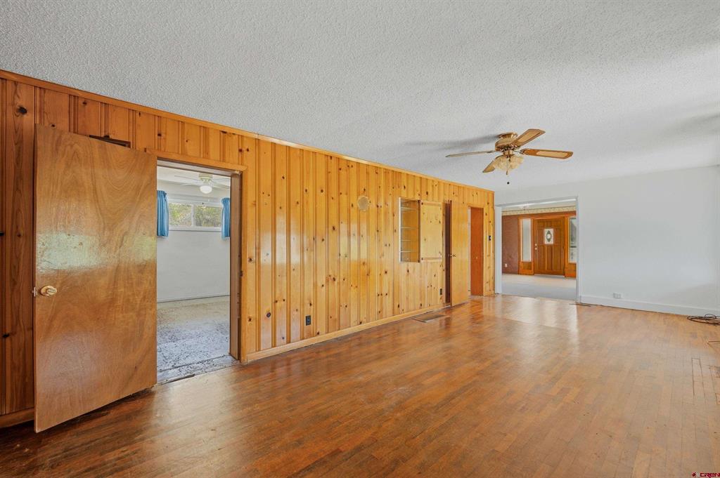 1109 E 1st Street Property Photo 13
