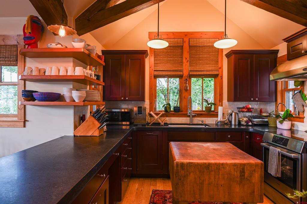 509 Gothic Avenue Property Photo 6