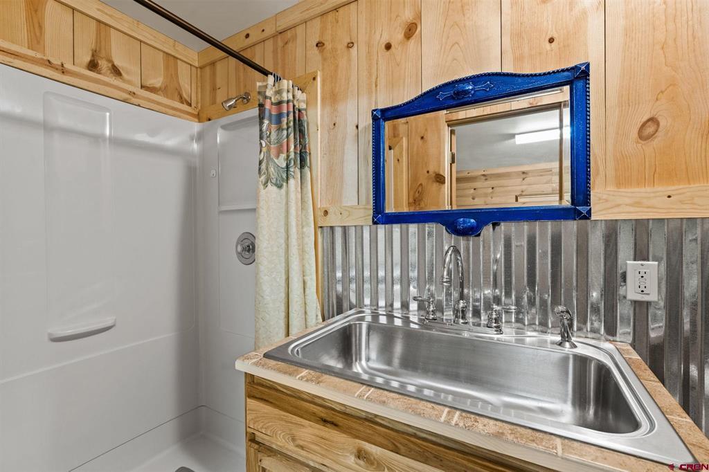 12902 44.2 Property Photo 34