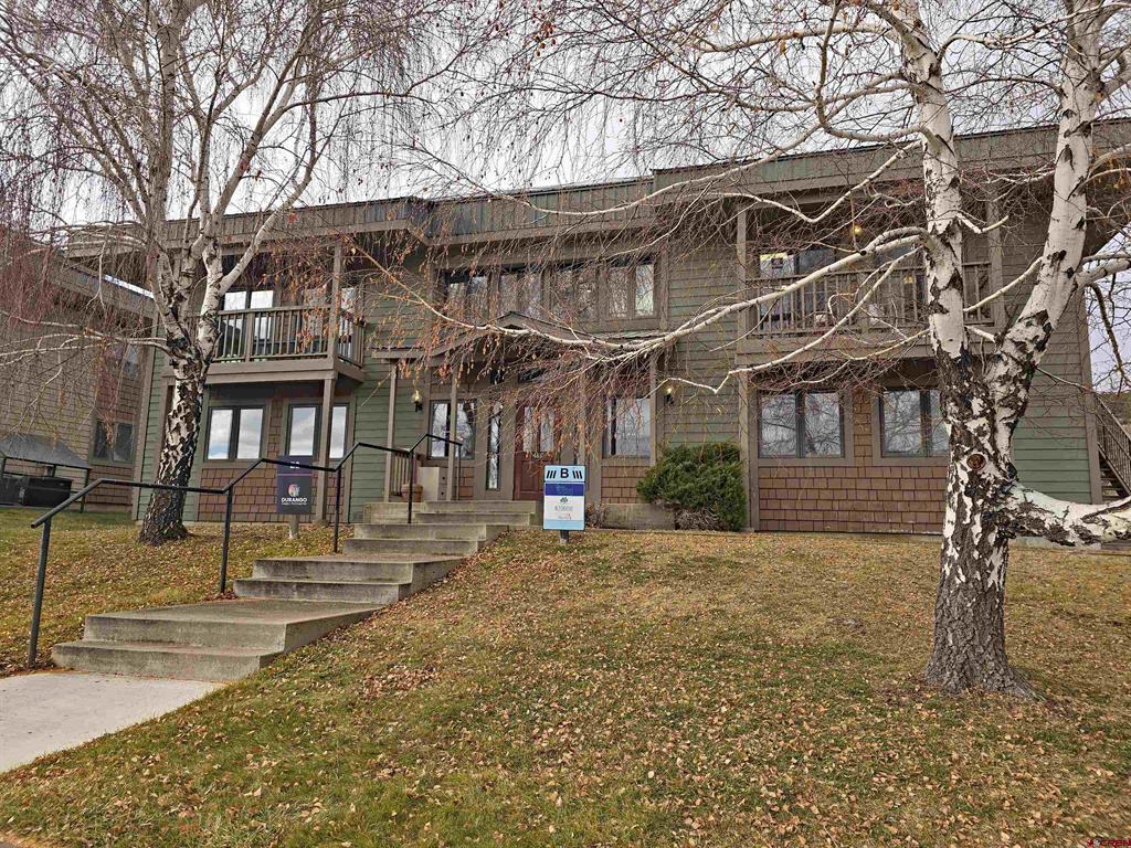 484 Turner Drive #b - 1 Avenue Property Photo 2