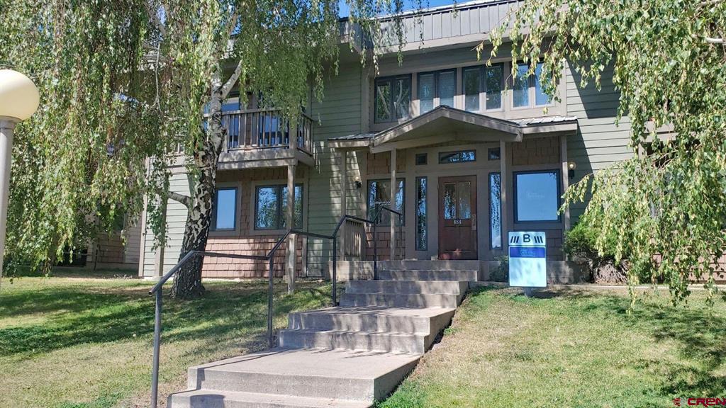 484 Turner Drive #b - 1 Avenue Property Photo 3