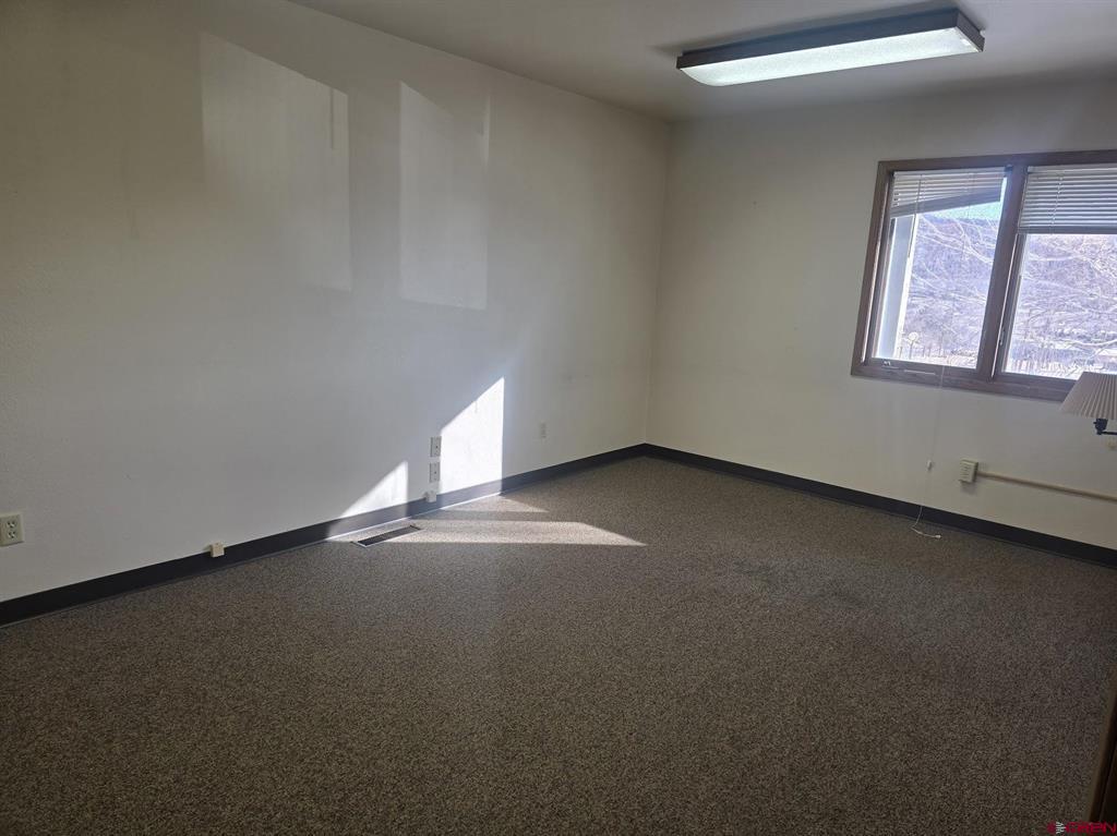 484 Turner Drive #b - 1 Avenue Property Photo 6