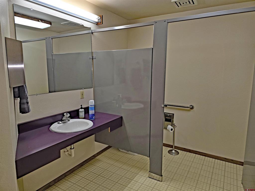 484 Turner Drive #b - 1 Avenue Property Photo 12