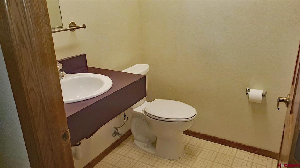 484 Turner Drive #b - 1 Avenue Property Photo 13