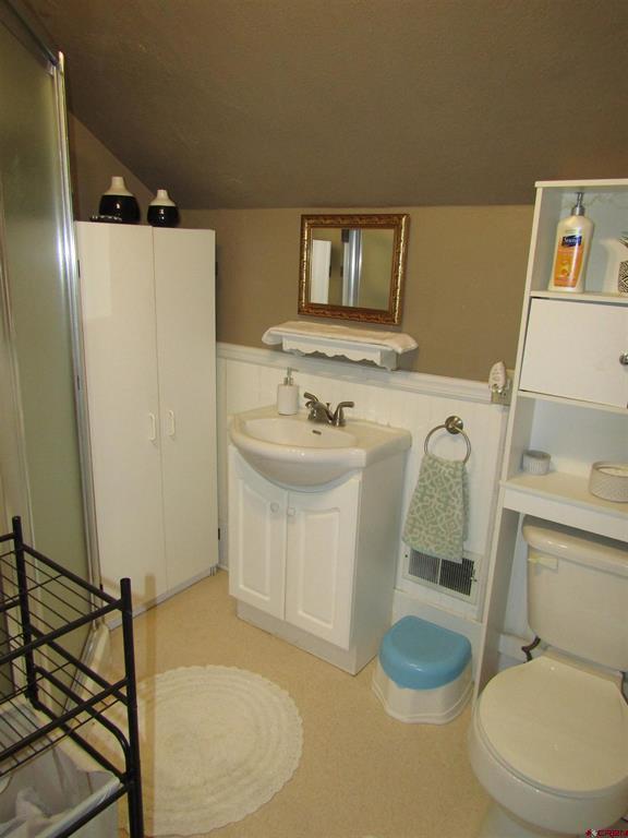 735 Spruce Street Property Photo 18