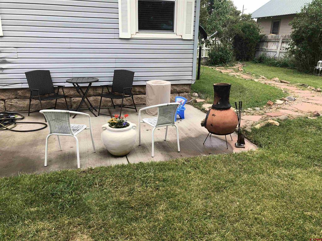 735 Spruce Street Property Photo 21