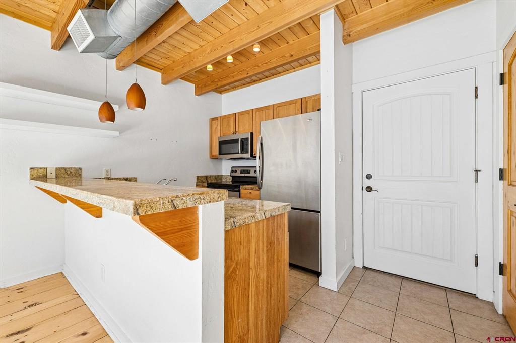 725 E College Drive Property Photo 4