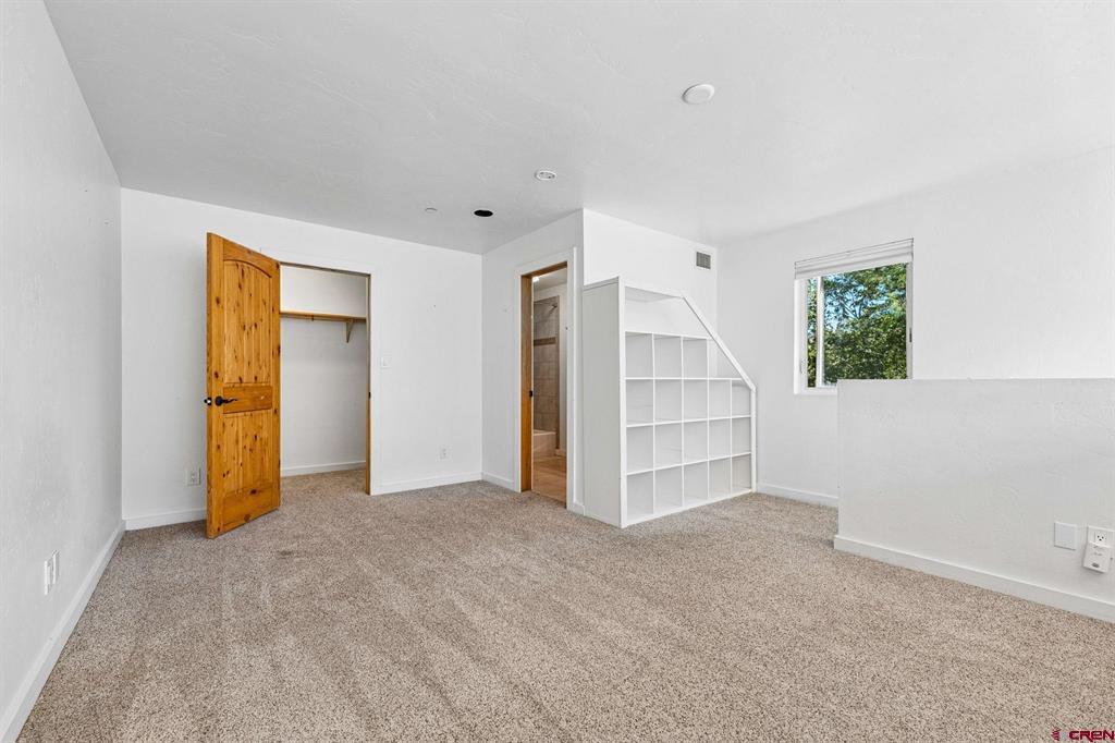 725 E College Drive Property Photo 15