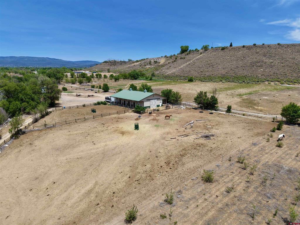 21902 Newland Road Property Photo 5