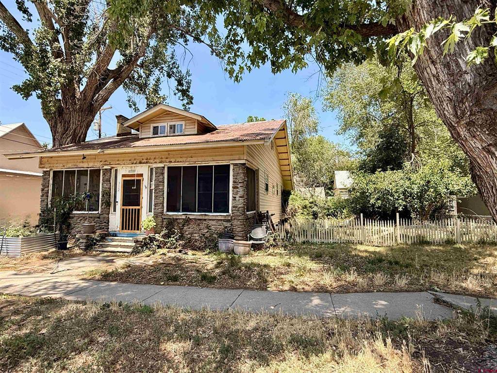 312 3rd Street Property Photo 2
