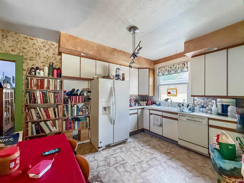 312 3rd Street Property Photo 10