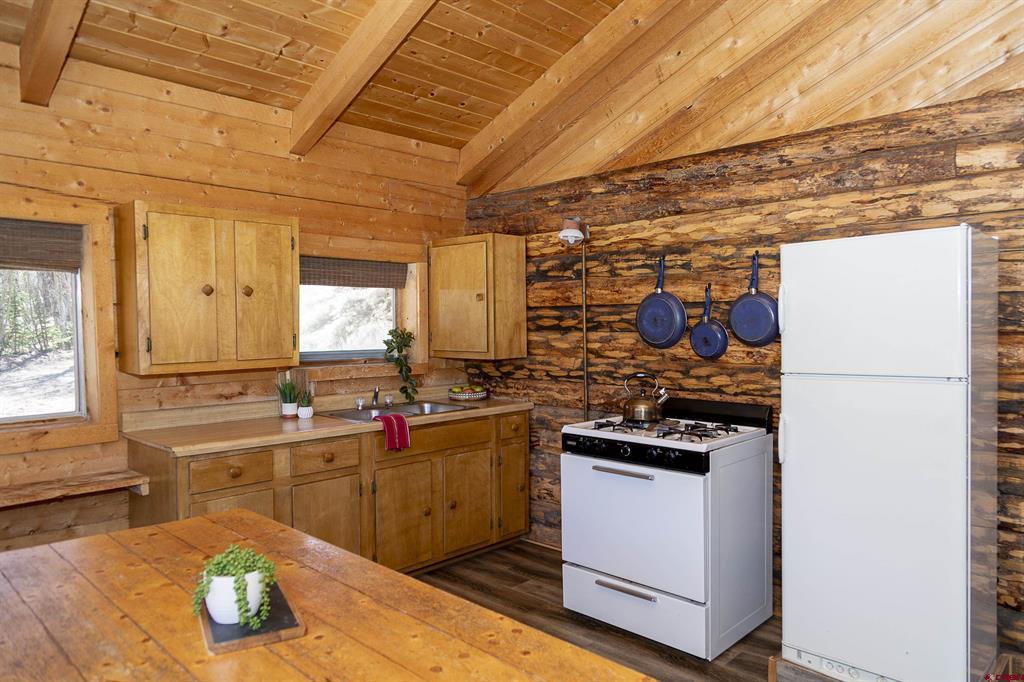 1001 Cr 17 Property Photo 3