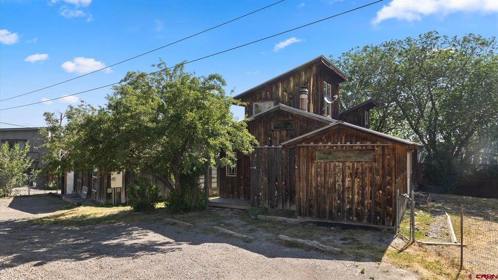 214 N Amelia Street Property Photo 18