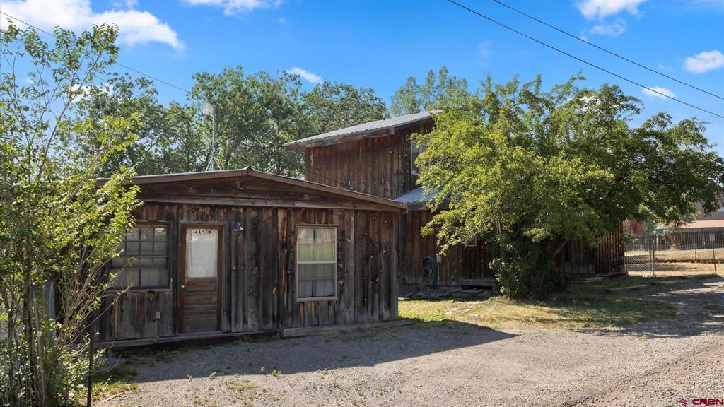 214 N Amelia Street Property Photo 19