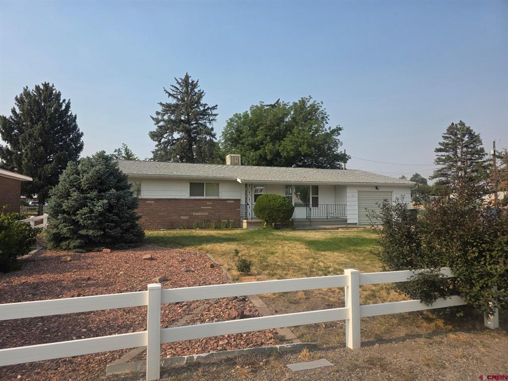 502 Garnet Avenue Property Photo 2
