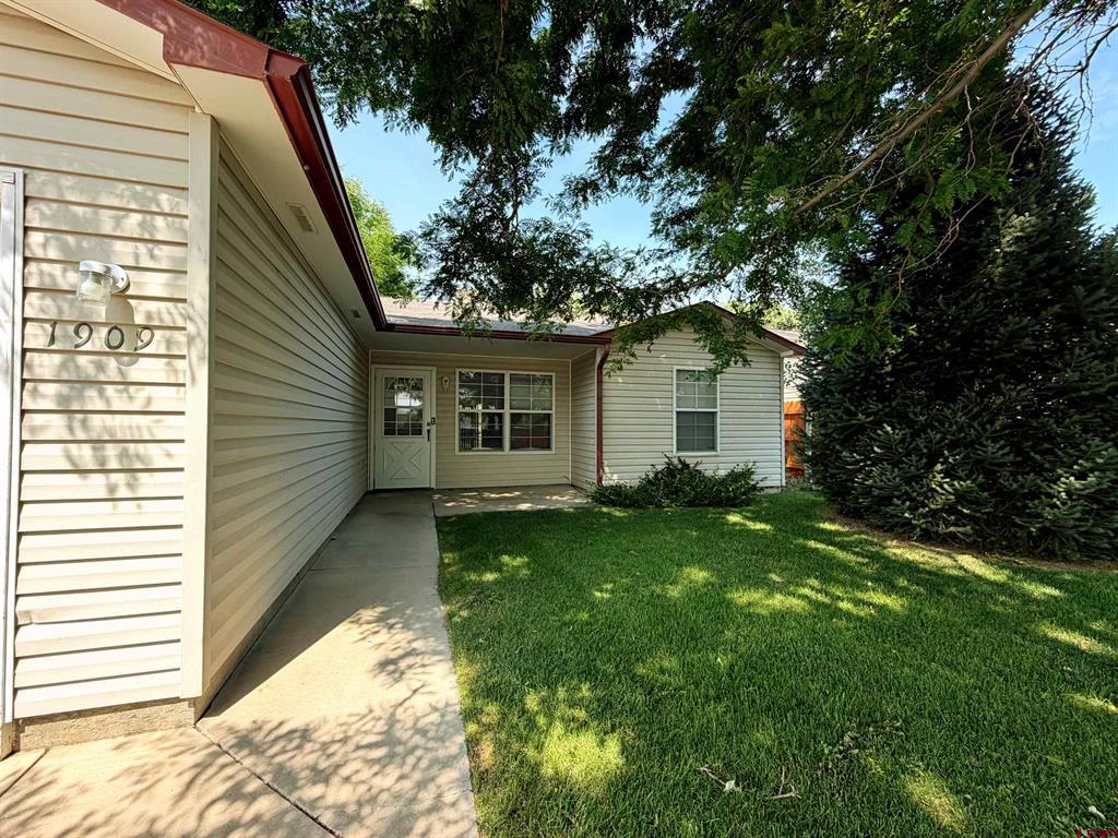 1909 Ouray Drive Property Photo 4