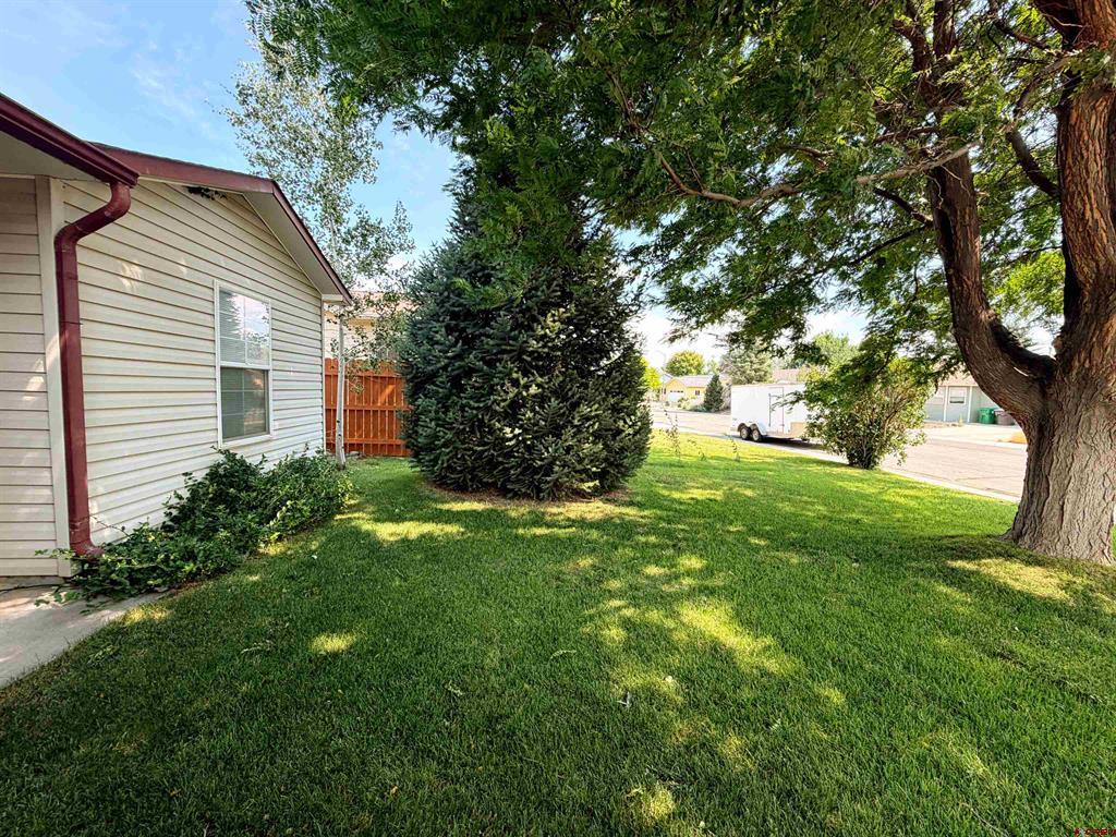 1909 Ouray Drive Property Photo 6