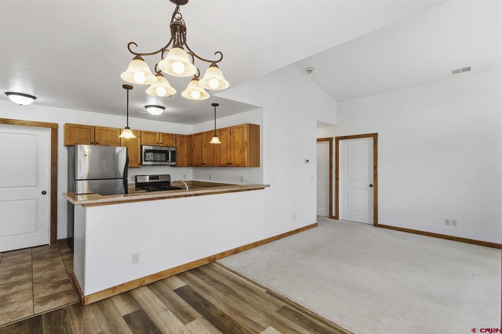 550 Redcliffe Circle Property Photo 2