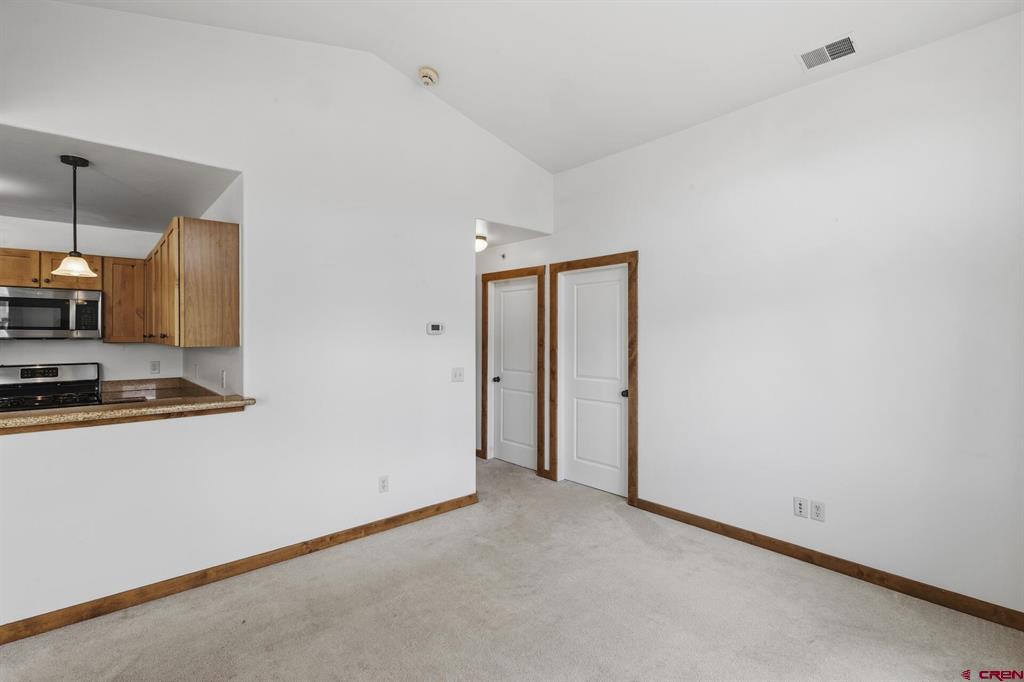 550 Redcliffe Circle Property Photo 6