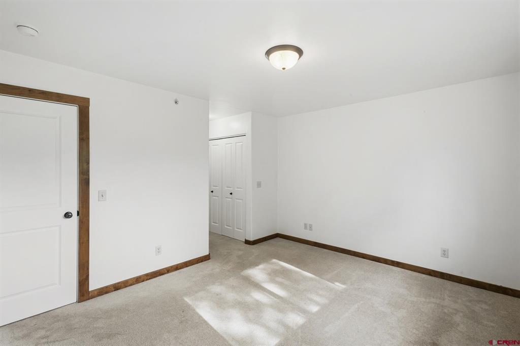 550 Redcliffe Circle Property Photo 12