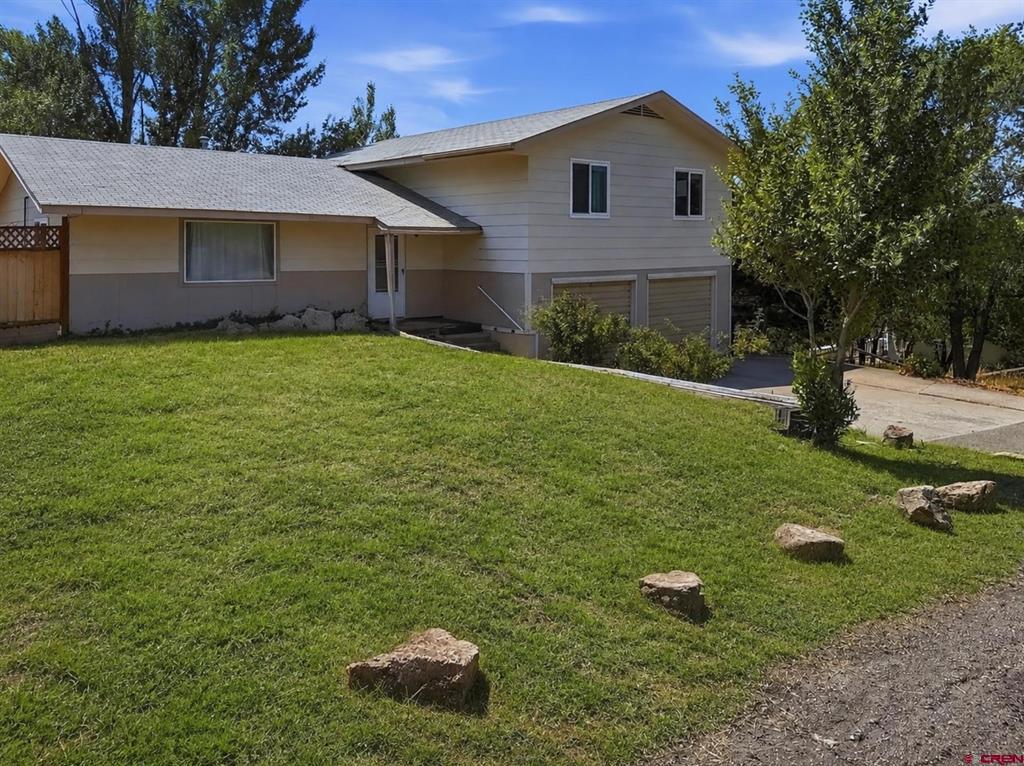 41 Pan American Avenue Property Photo 1