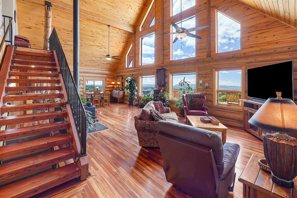 1760 Roberts Ridge Road Property Photo 8