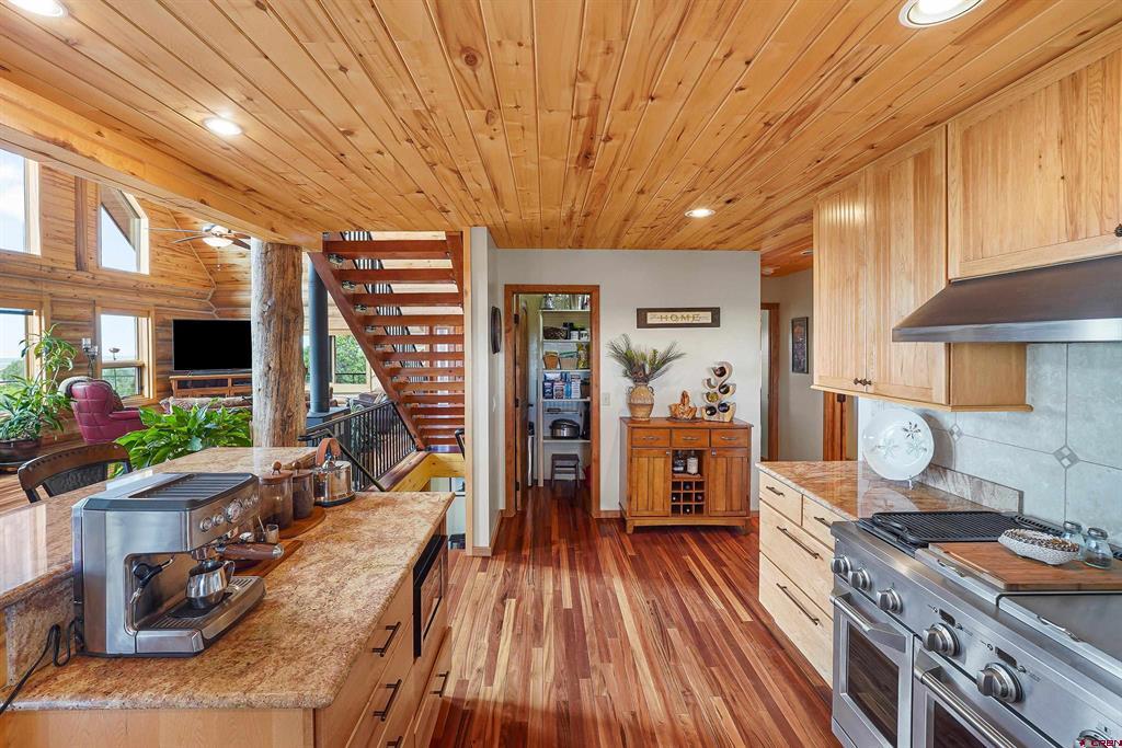 1760 Roberts Ridge Road Property Photo 11