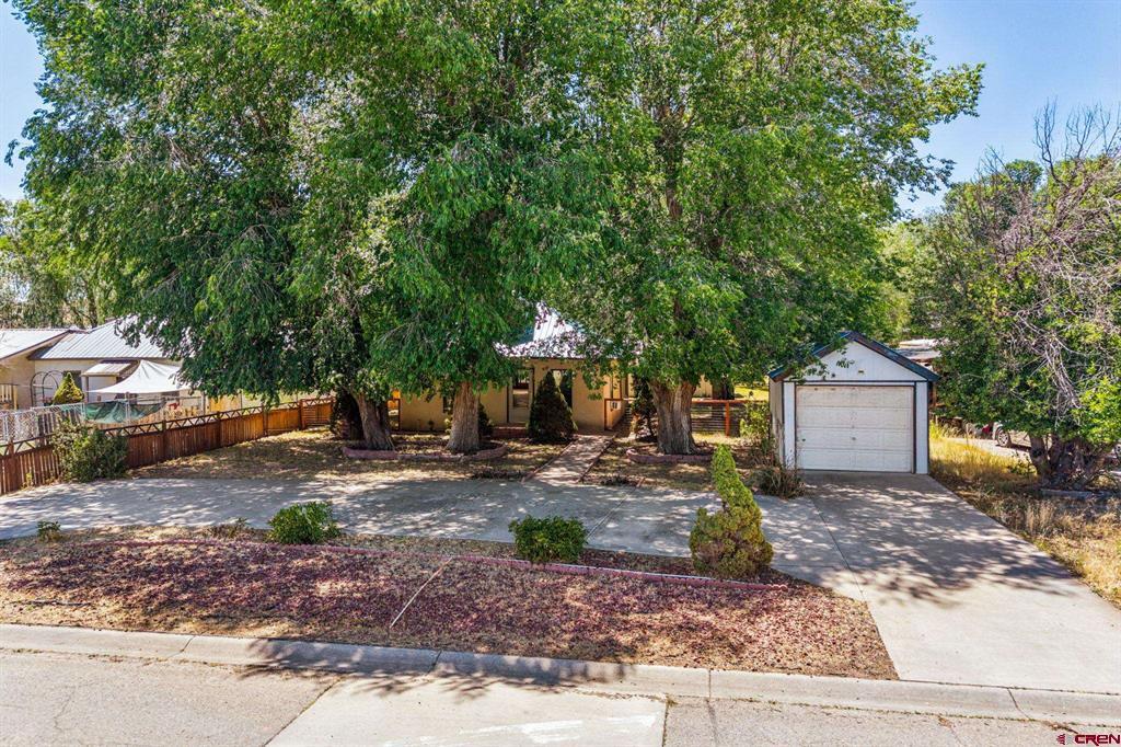 935 Shoshone Avenue Property Photo 1