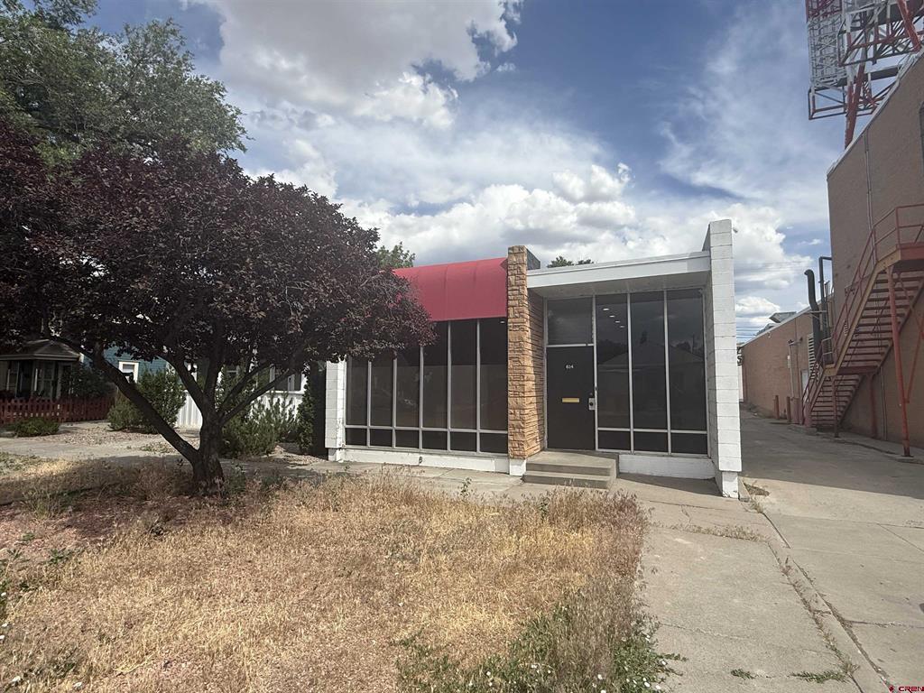 614 N 1st Street Property Photo 2