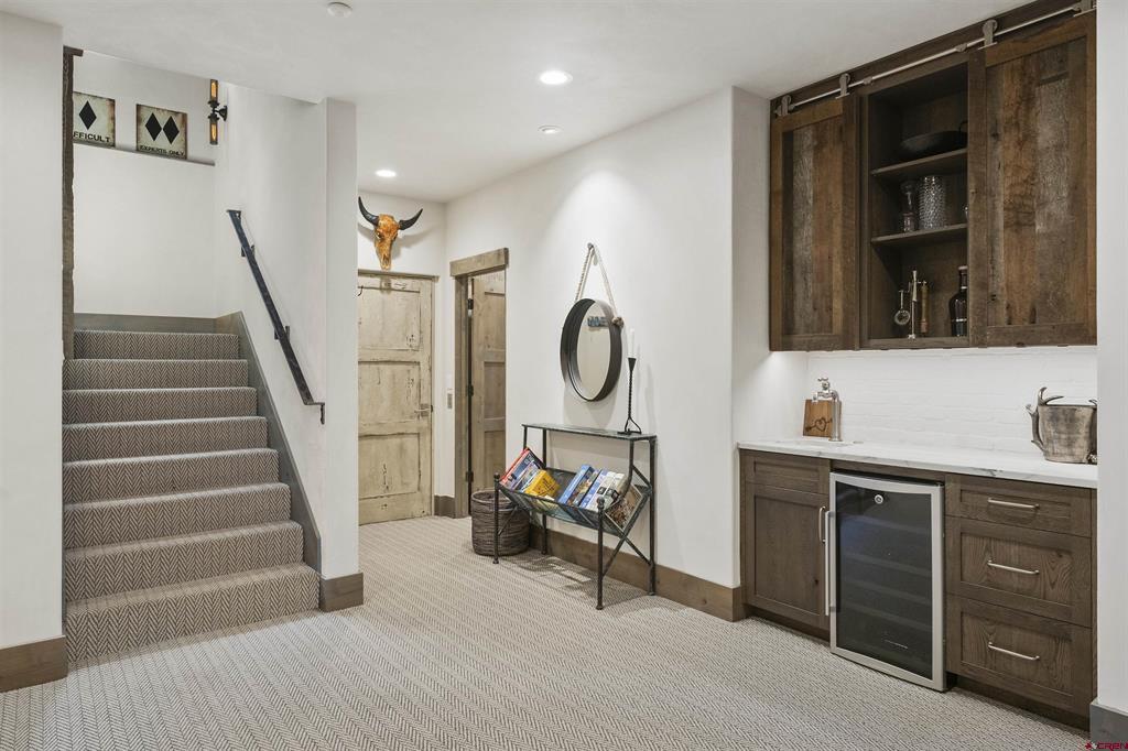 825 Elk Avenue Property Photo 42