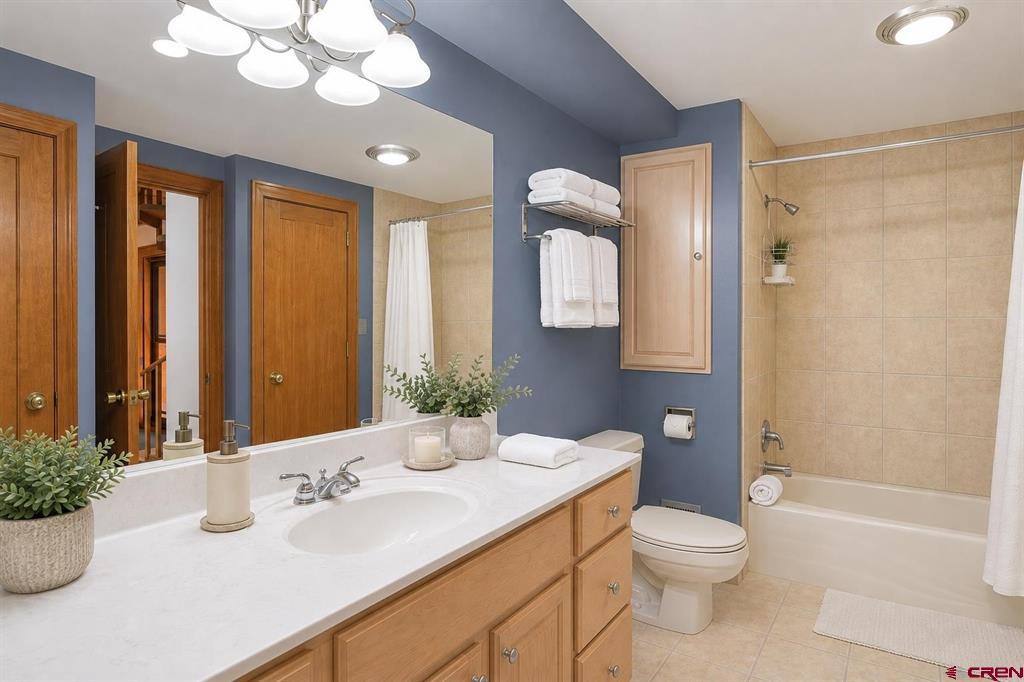 73 S Tamarron Drive Property Photo 13