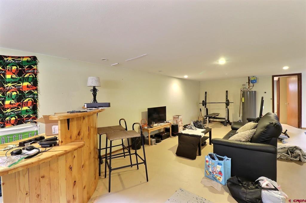 1030 E 11th Street Property Photo 12