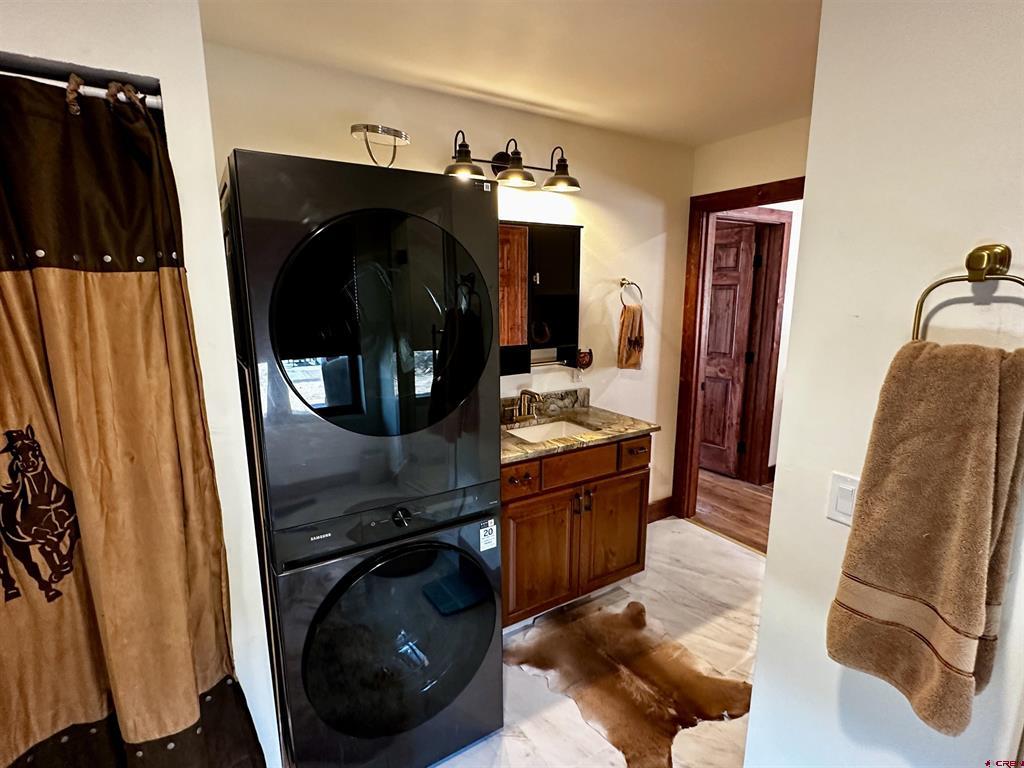9001 2100 Road Property Photo 23
