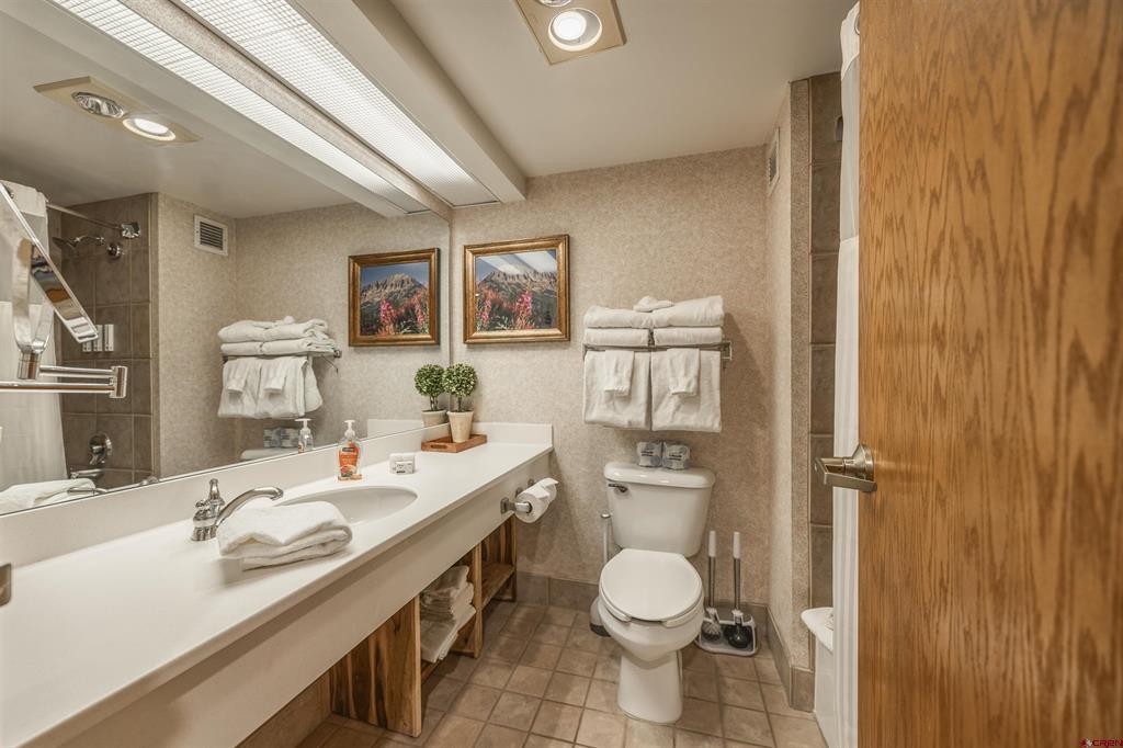 6 Emmons Road Property Photo 13
