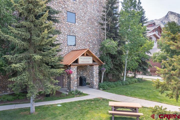 6 Emmons Road Property Photo 21