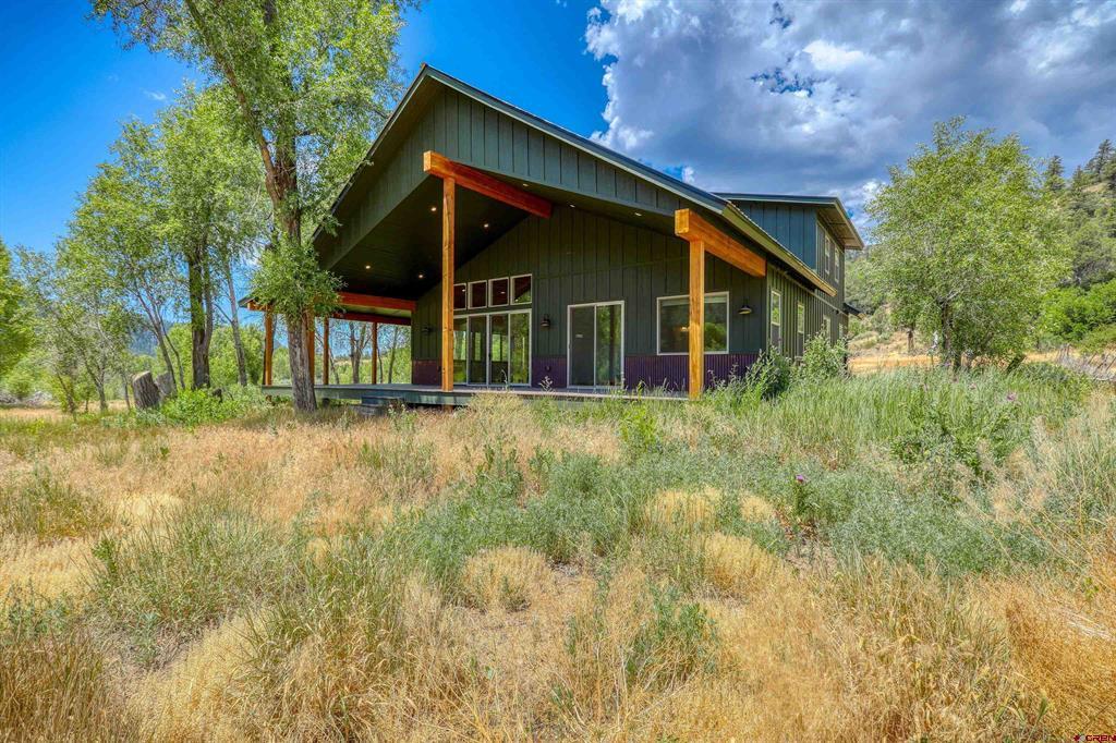 208 Pond Court Property Photo 1