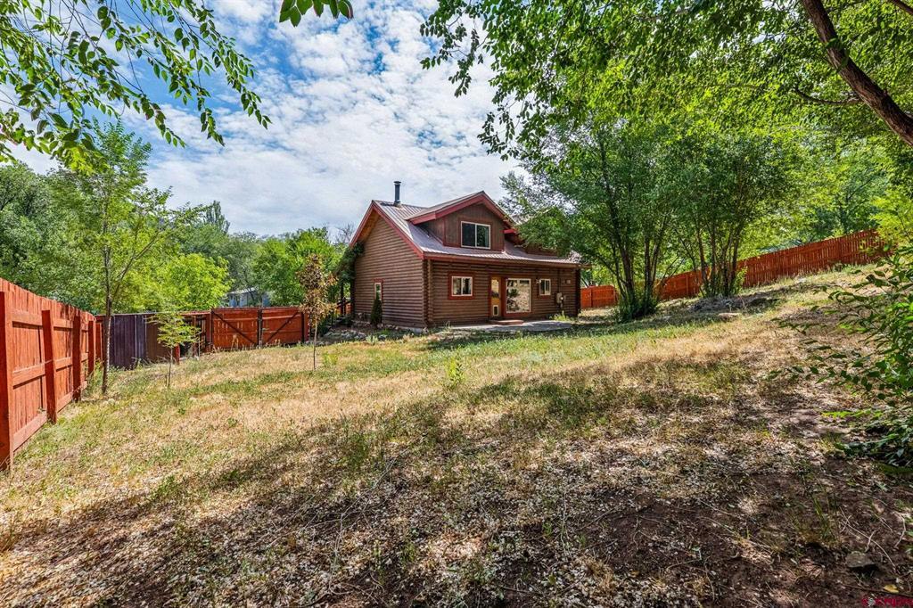 360 E 32nd Street Property Photo 2