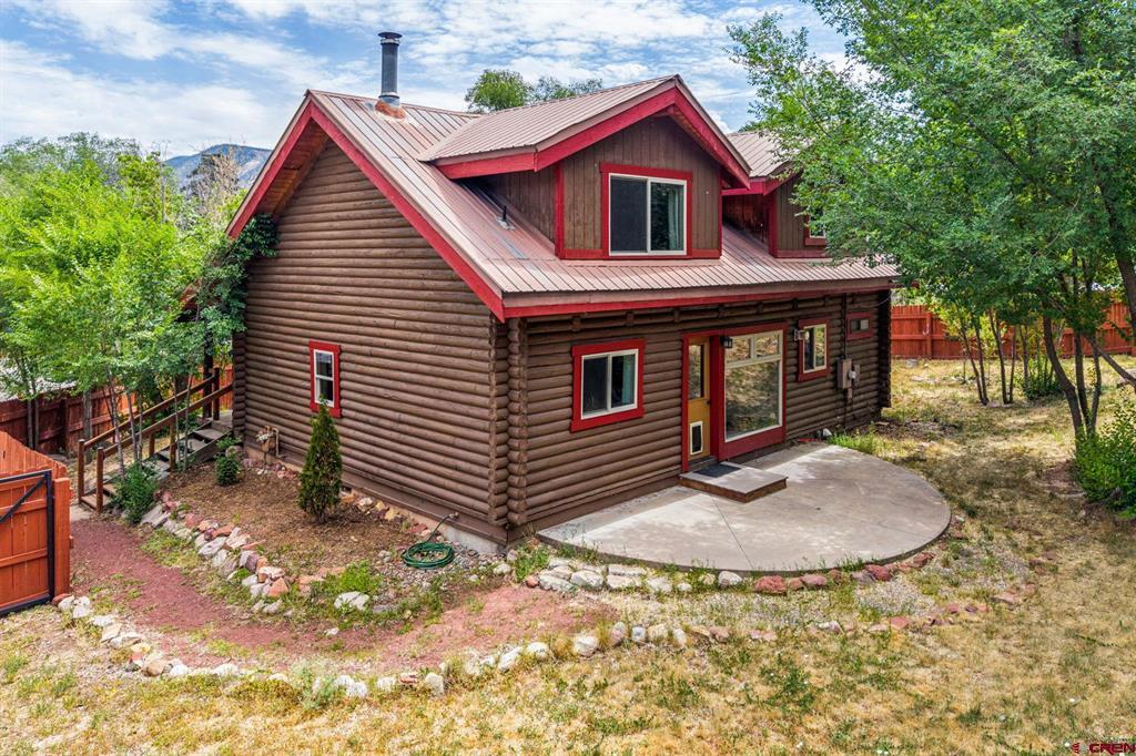 360 E 32nd Street Property Photo 3