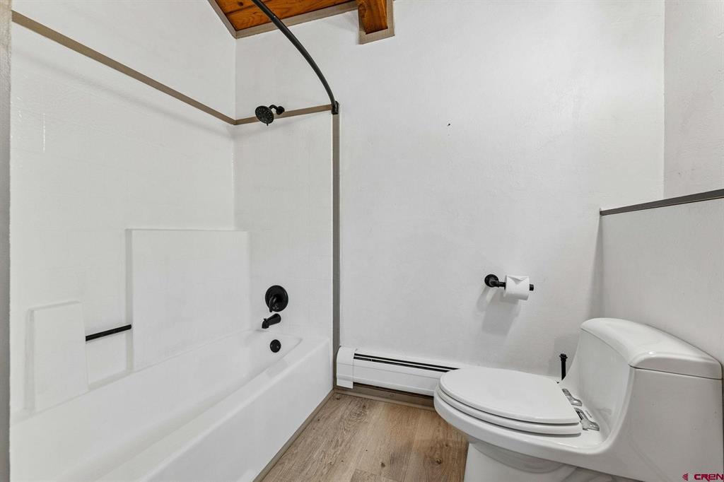 360 E 32nd Street Property Photo 24