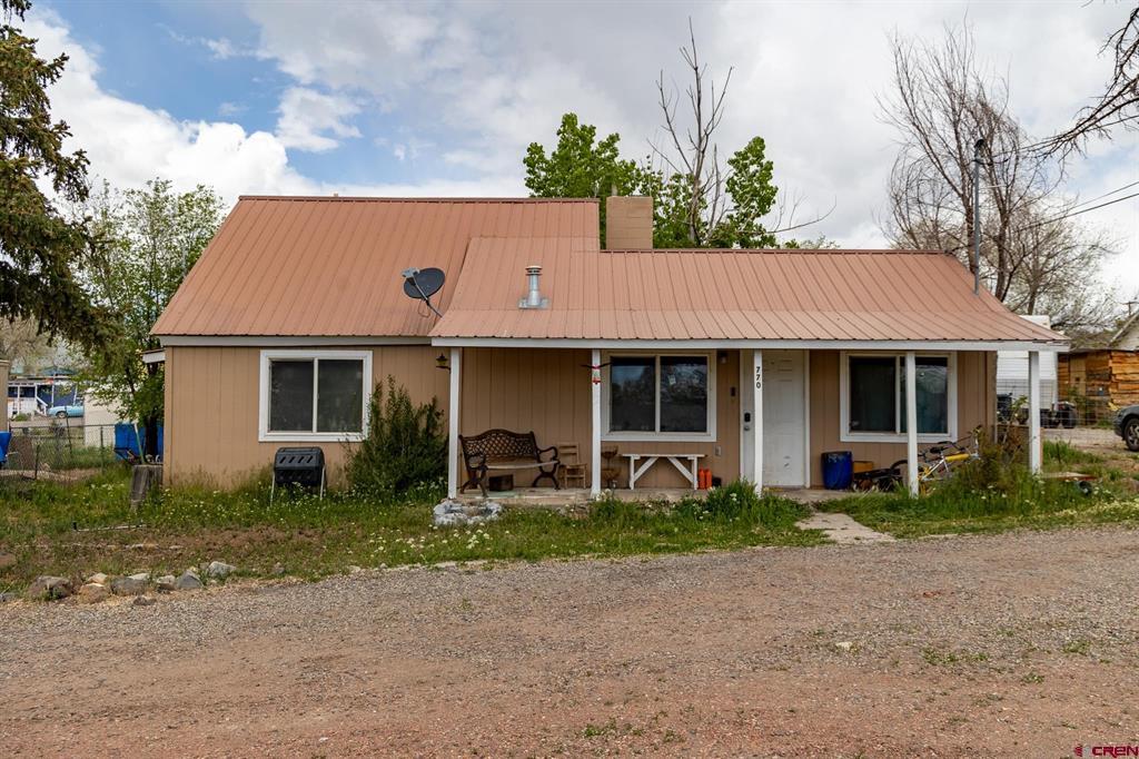 770 Nw Cedar Avenue Property Photo 5