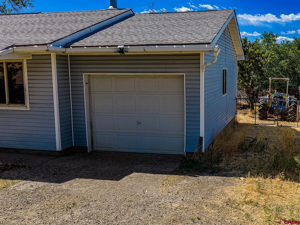 795 Nw Cedar Avenue Property Photo 2