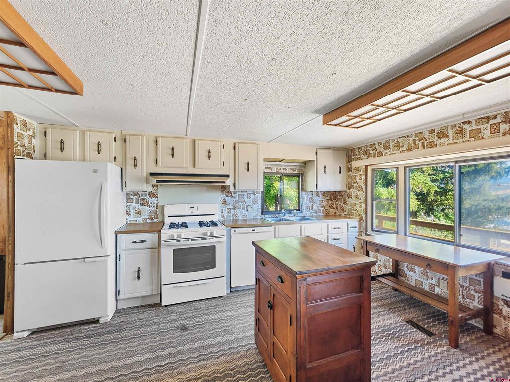 335 Elm Avenue Property Photo 8