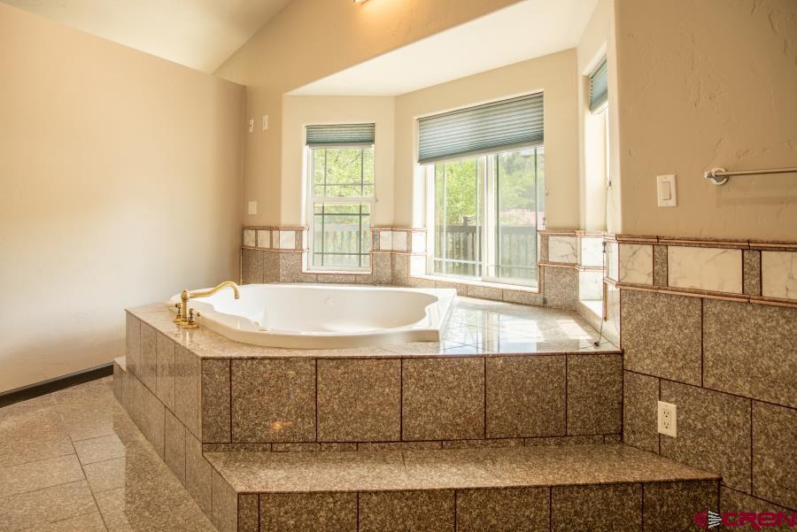 1011 Bluff Street Property Photo 11