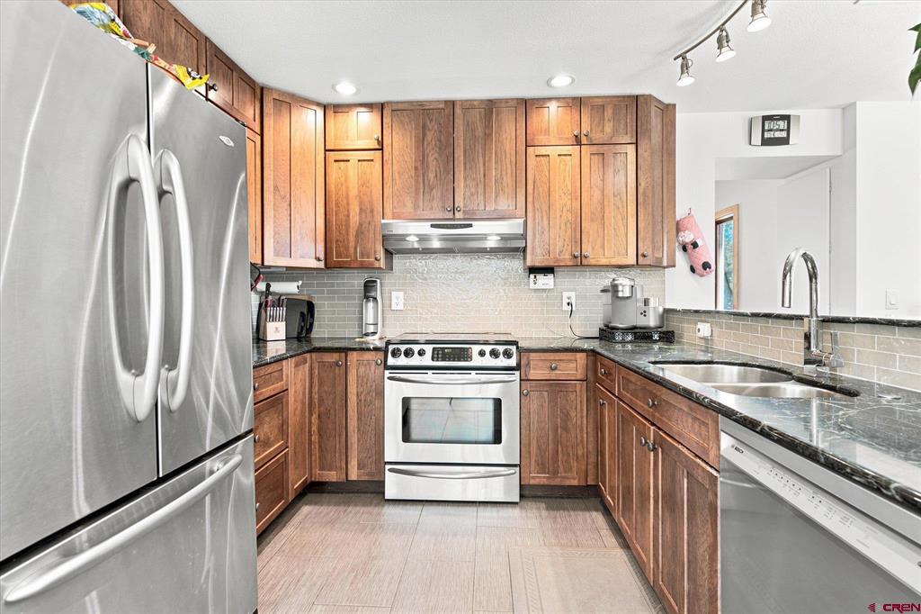 176 Spring Road Property Photo 12