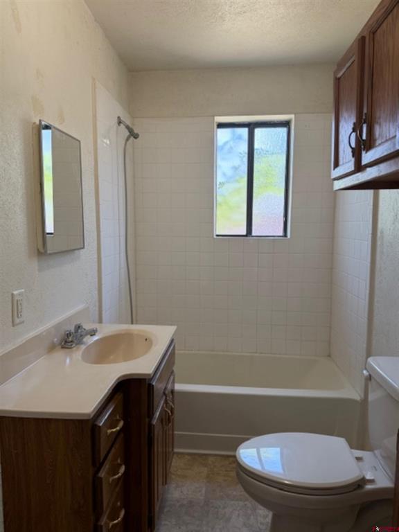 300 S Beech Street Property Photo 13