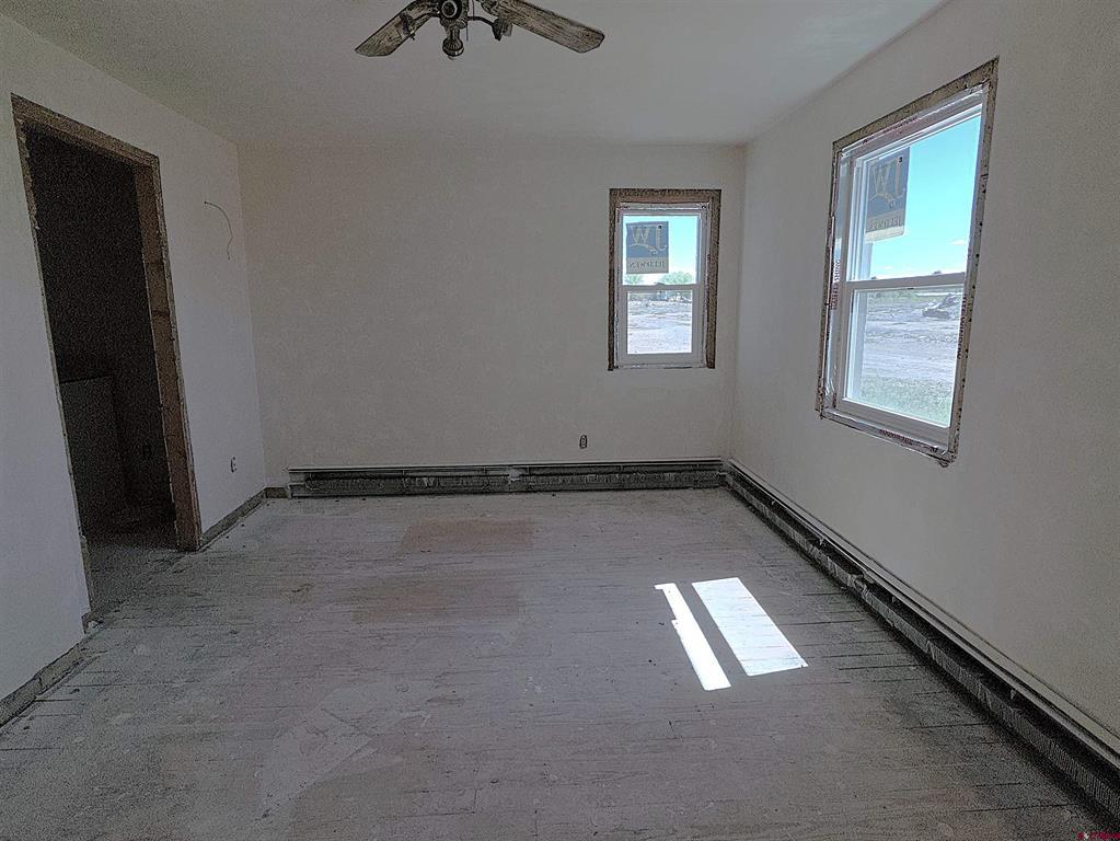 1045 & 1055 E 9th Street Property Photo 11