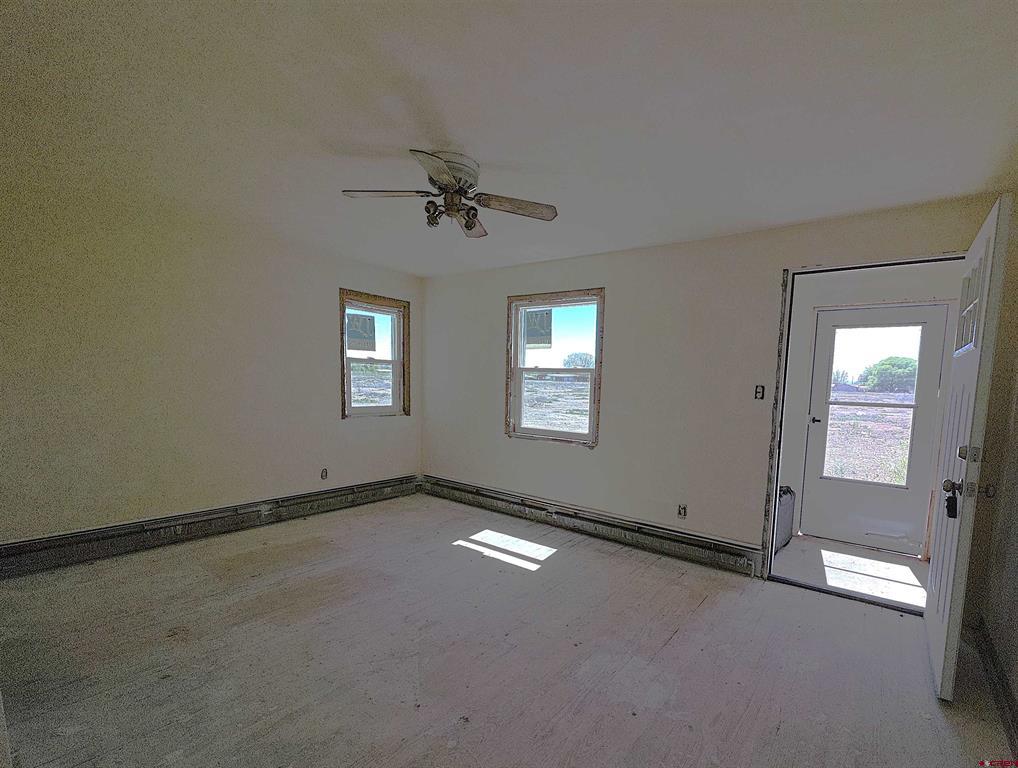 1045 & 1055 E 9th Street Property Photo 12
