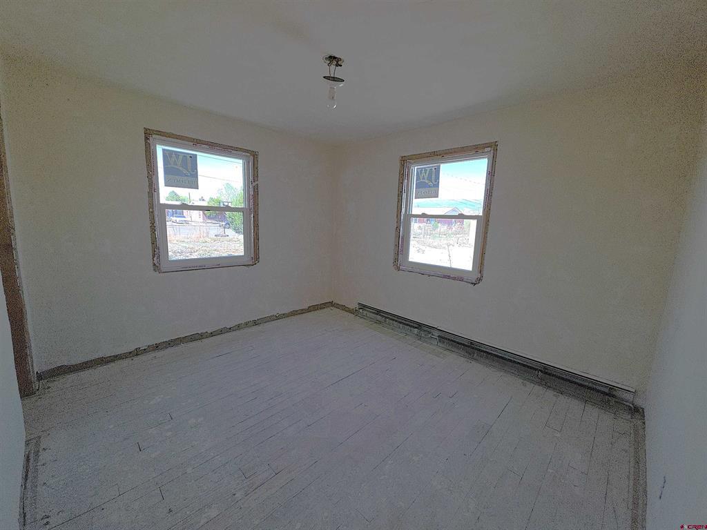 1045 & 1055 E 9th Street Property Photo 17