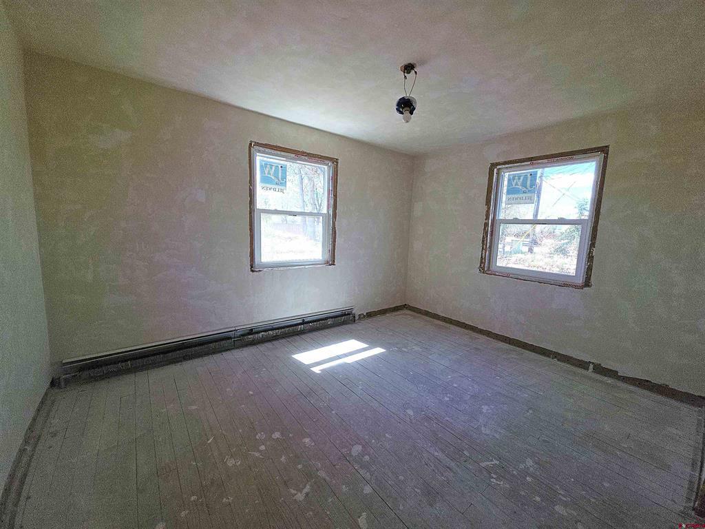 1045 & 1055 E 9th Street Property Photo 18