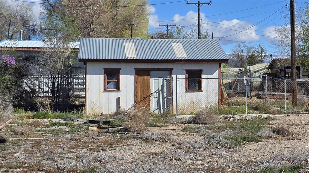 1045 & 1055 E 9th Street Property Photo 20